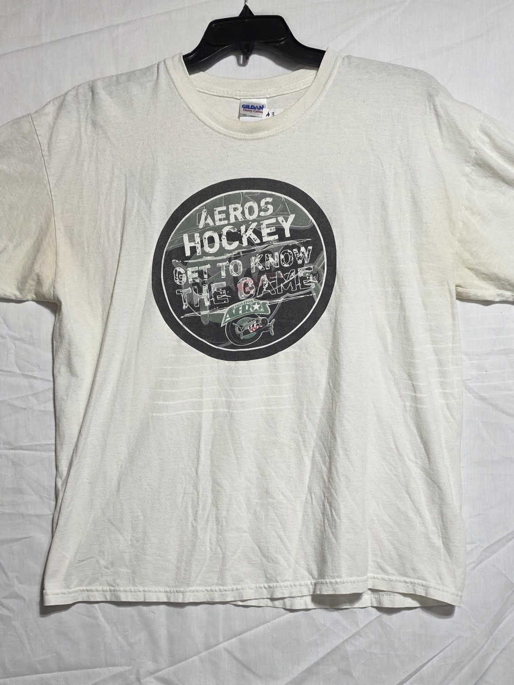 VTG Gildan Men’s Aeors Hockey Graphic Tee, Size XL